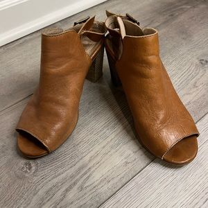 Diba Briella Peep Toe Bootie True Brown Leather Size 8